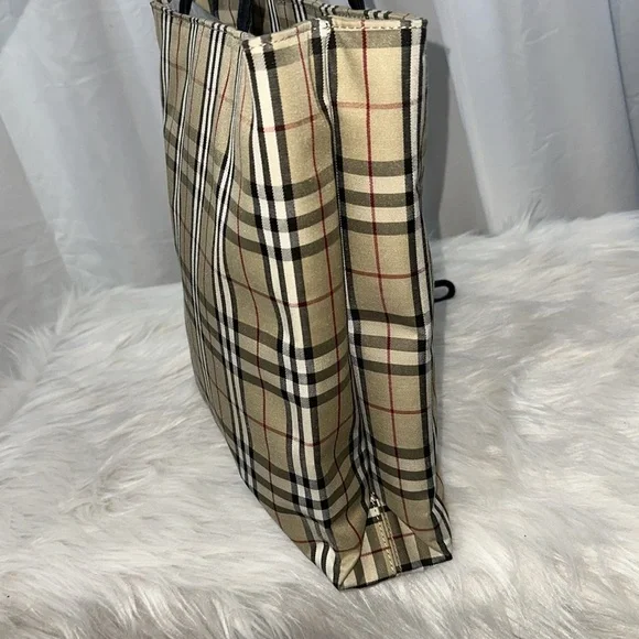 Burberry Totes Bag - Picture 5 of 10
